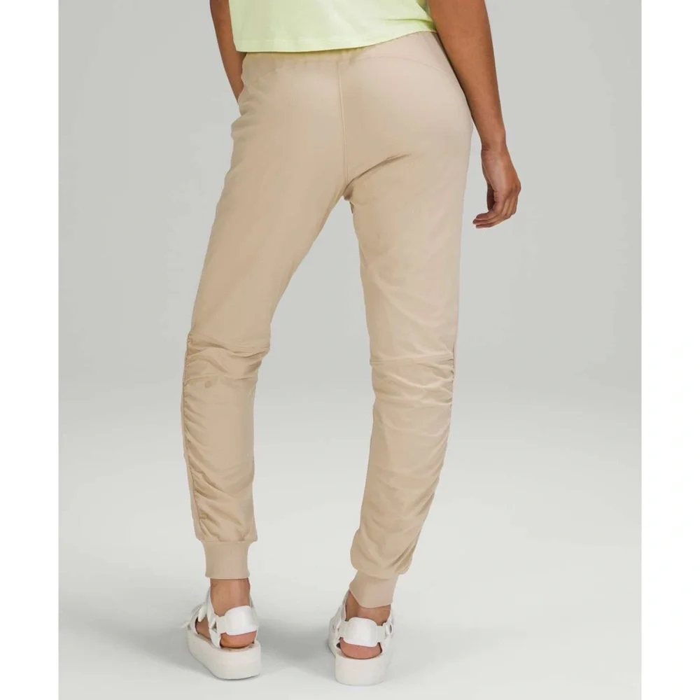 Lululemon Beyond the Studio 7/8 Jogger - Size 4